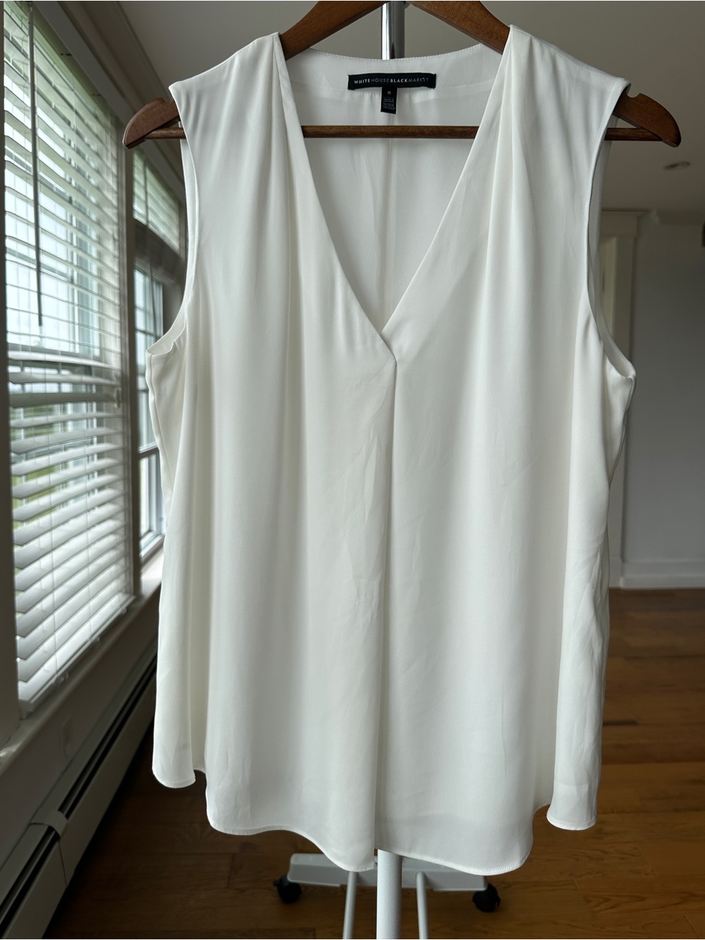 White Sleeveless V-Neck Women's Top by WHBM, Relaxed Fit, Lined